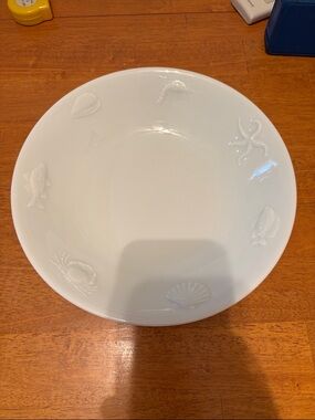 Ocean by Apilco France White Porcelain 9 3/4"  Large Serving Bowl